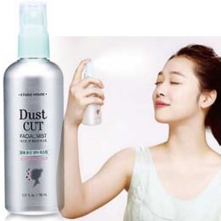 Etude House Dust Cut Facial Mist forms a protective outer barrier to protect the skin from harmful environmental aggressions