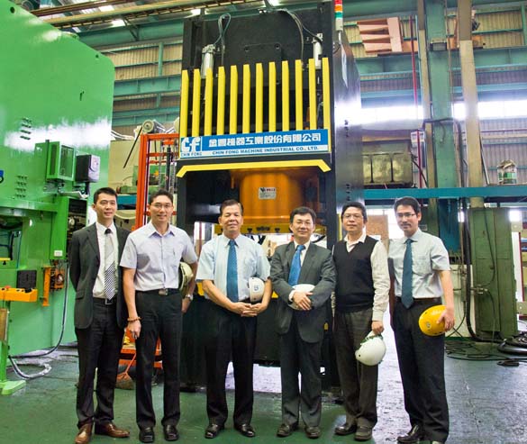 Mr. Yu-I Tsai, the vice president of Sales (the third on the left), Mr. Chao-Pang Chang, the manager of Chin Fong (the third on the right) and Chin Fong staffs. 