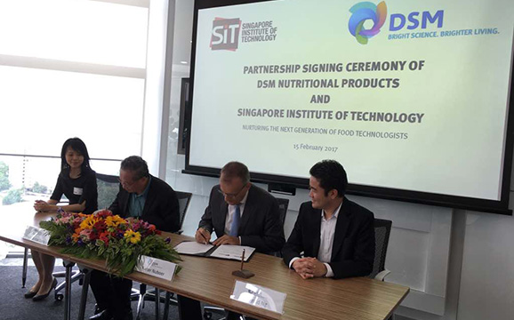Signing of agreement between DSM and SIT 