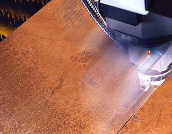 The sensor system actively responds to rust and dirt on the surface of the sheet, Material chips are clearly visible when flame cutting mild steel of inferior quality. automatically adjusting the speed of the process in order to avoid miscuts.