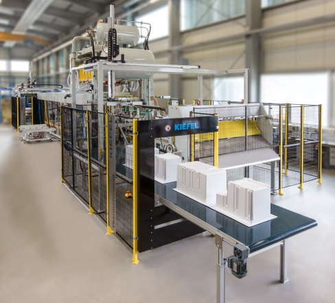 Kiefel SharpFormer revolutionizes refrigerator industry