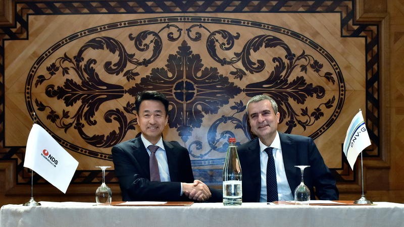 Joong-won Kim, CEO, NDS and Luca Crisciotti, CEO, DNV GL-Business Assurance signing the MoU during the GFSI Global Food Safety Conference in Nice, France 26 February.