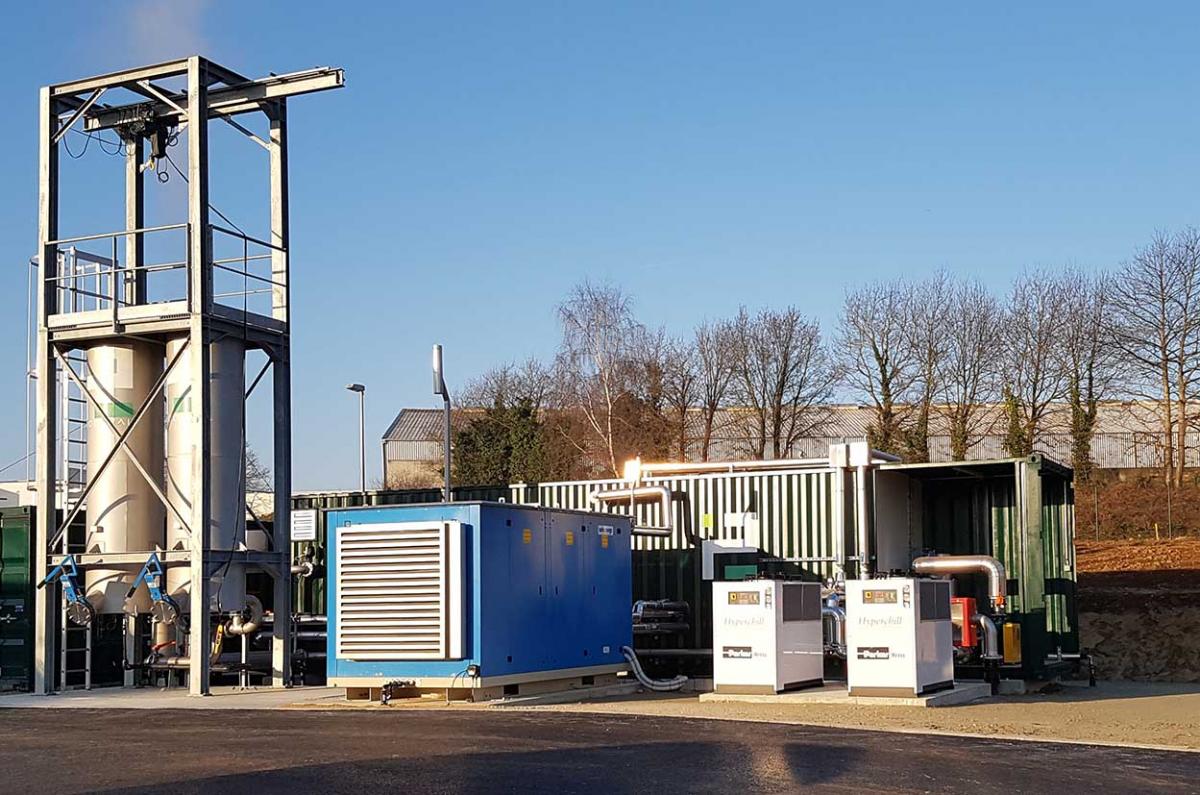 To condition the biogas into biomethane, WELTEC BIOPOWER integrated a membrane technology as a compact container solution.
