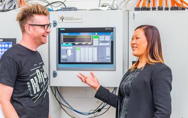 Callum Reeves, Co-Founder and Co-Owner of KAIJU! Beer, with Leonie Wong of Siemens (Photo: Siemens)