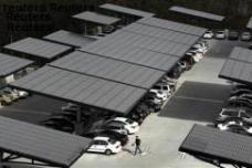 Analysis: U.S. solar tariffs not slowing slide in panel prices