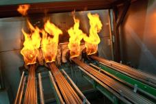 Longitudinally welded stainless tubes for heavy-duty service