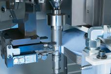 All-rounder for highly flexible shaft machining