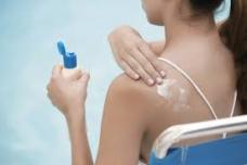 Study highlights need for better sunscreens
