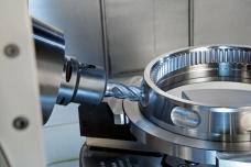 Five-axis comprehensive machining in one operation