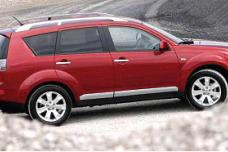 Sound-absorbing polyester in Mitsubishi Outlander