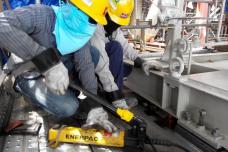 Power, precision and safety hydraulic tools