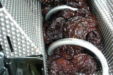 Fast, hygienic dried fruit weighing