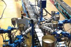 Fast, high-precision extrusion systems