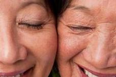 To make old skin cells act young again, boost their surroundings