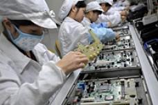 Apple opens suppliers’ doors to labor group after Foxconn worker suicides