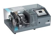 Compact dry screw vacuum pump