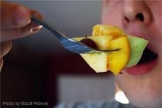 Teens who have more than four meals a day are thinner