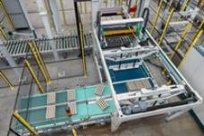 Layer-by-layer palletizing unit