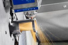Compact laser shearing machine
