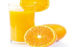Encapsulated beta-carotene for beverages