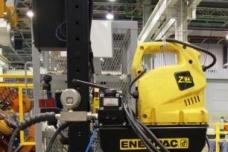 Safe, efficient Enerpac hydraulic powers CAT Thai production