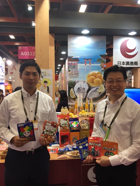 Executive Managing Director Takayuki Tanaka and Department Manager Zheng Tanjin of Tanaka Foods