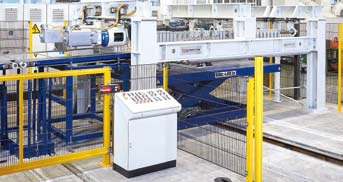 Burghardt + Schmidt equipped the system with an integrated swing arm stacking machine to protect the surface of the sheets.