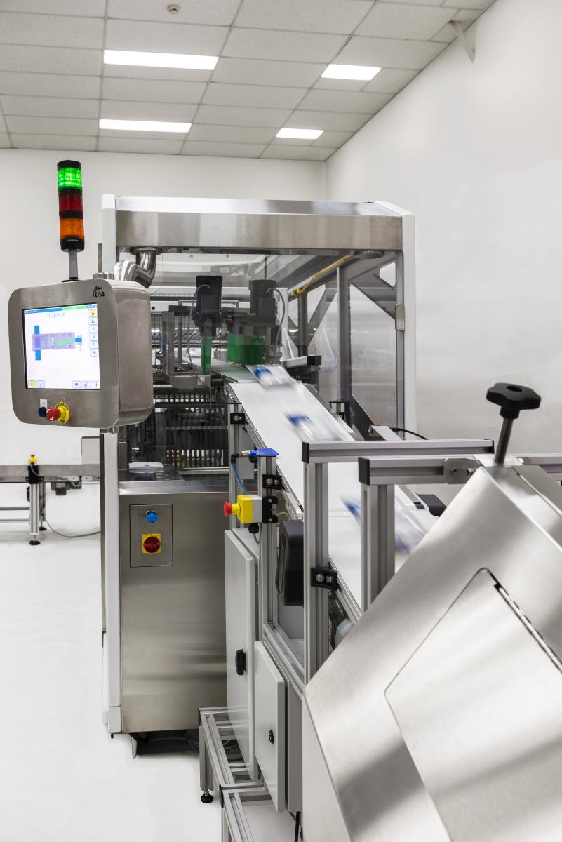 tna ropac® 5 case packer - ultra high speed for flexible packaging