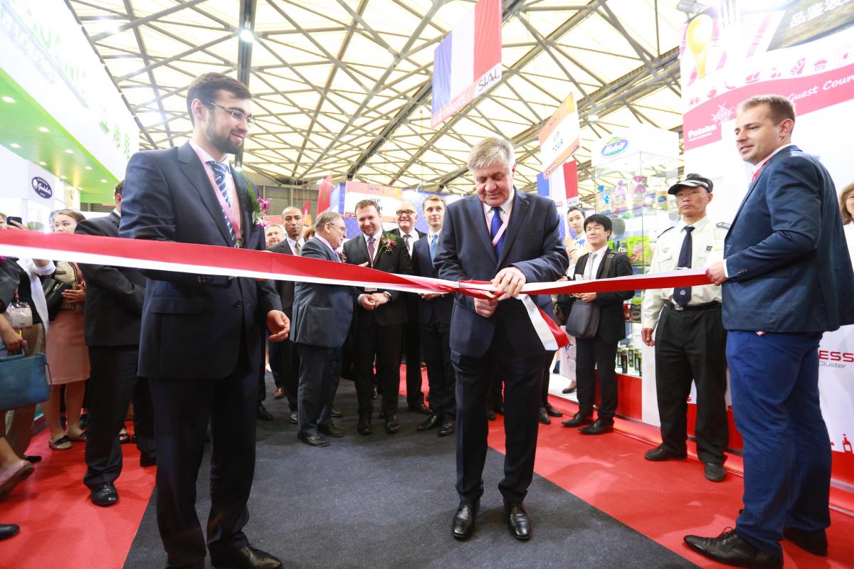 SIAL China 2016 VIP ribbon cutting event